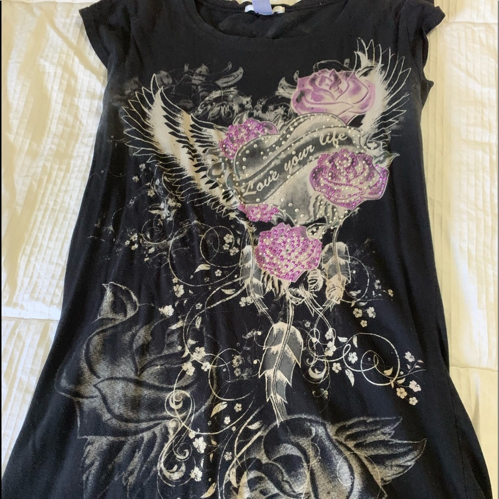 Super cute black shirt